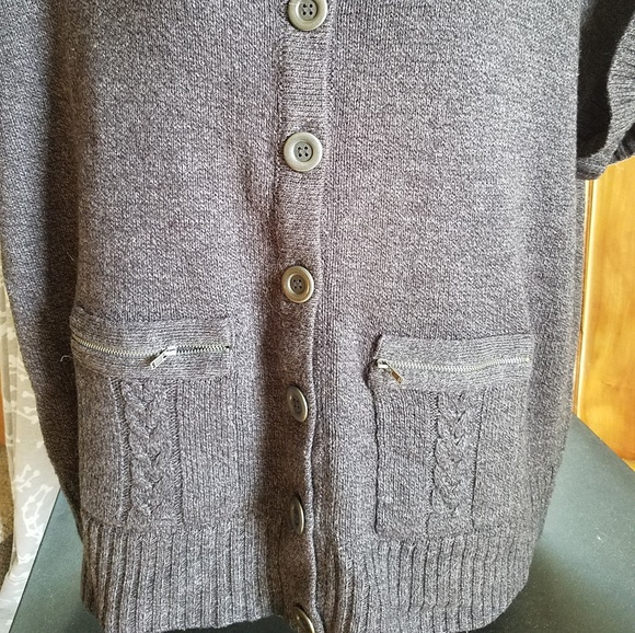 Sweater - Picture 3 of 4